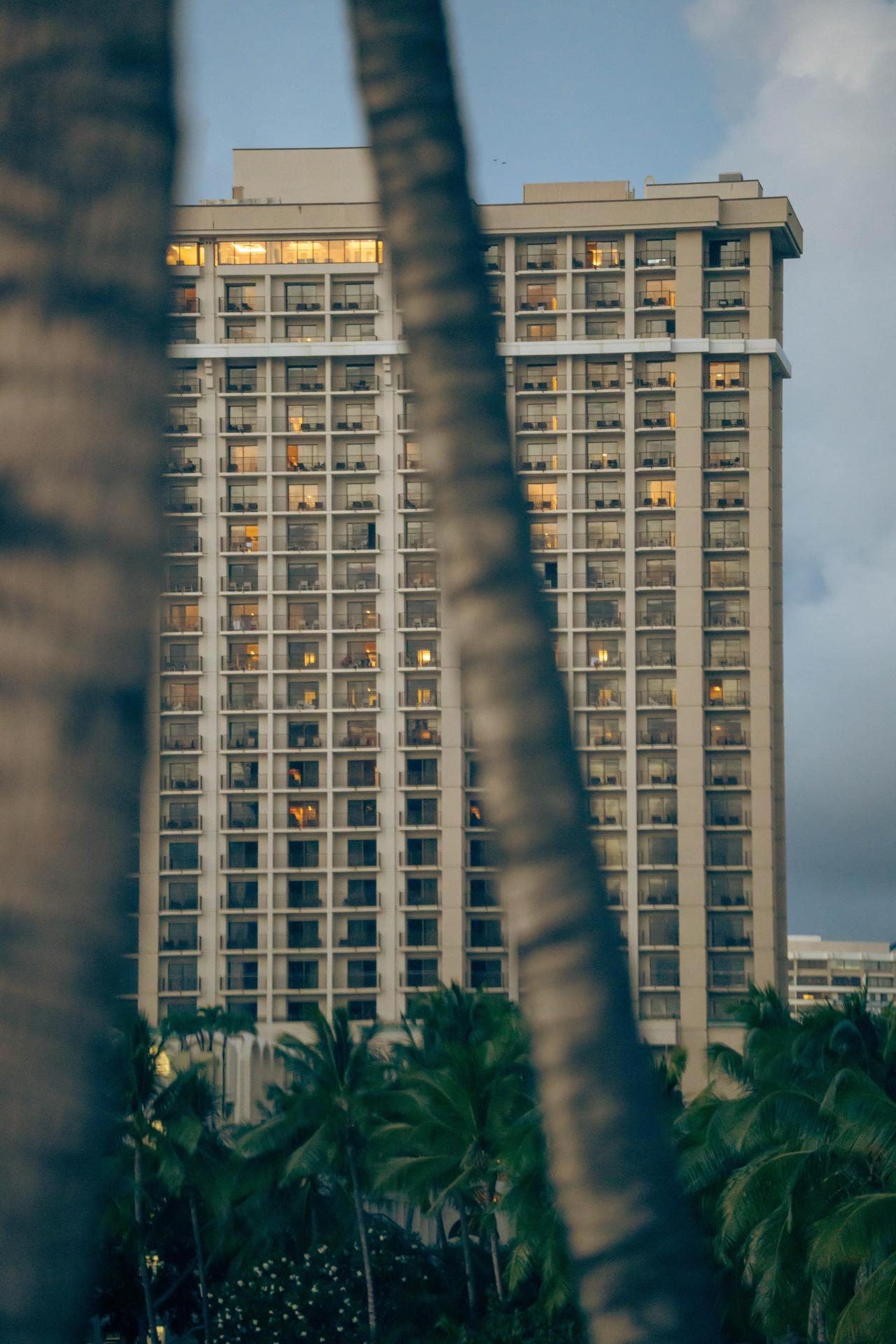 Programmable context-sensitive installation